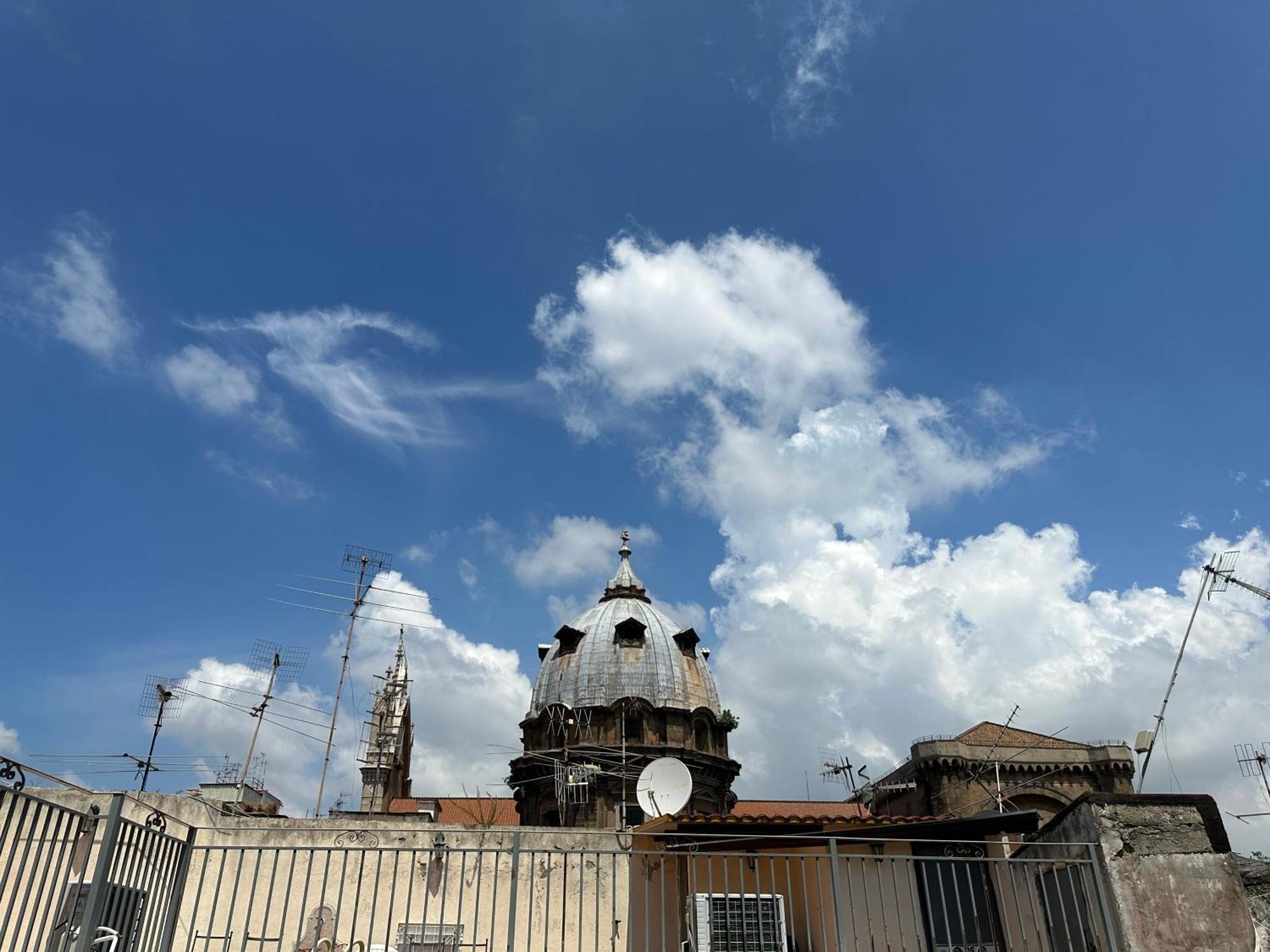 Vista Cattedrale Villa Napoli Oda fotoğraf